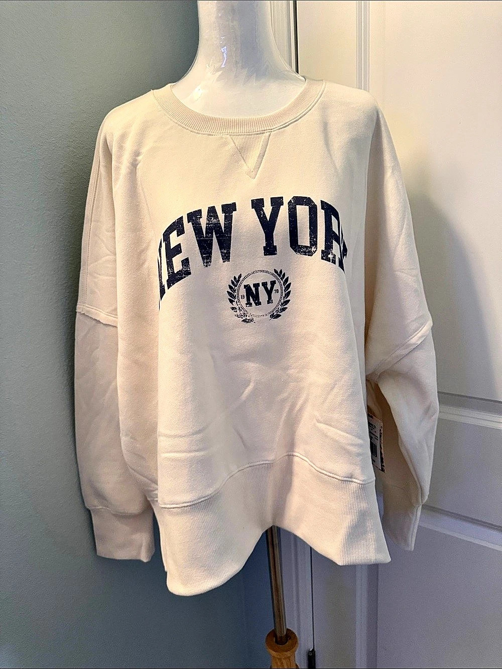 Pink Republic New York Graphic Crewneck Oversized Sweatshirt Cream & Blue XL